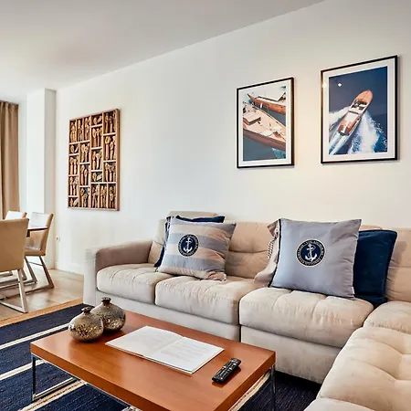 Beachfront With Private Taberna - By Welcomely Lägenhet *