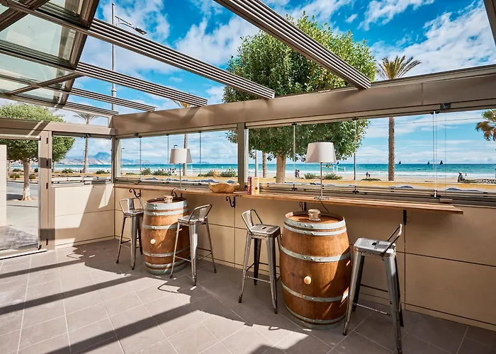 Apartamento Beachfront Apartment With Patio - By Welcomely El Campello